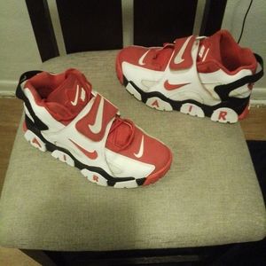 Nike Air Max size 9 University red